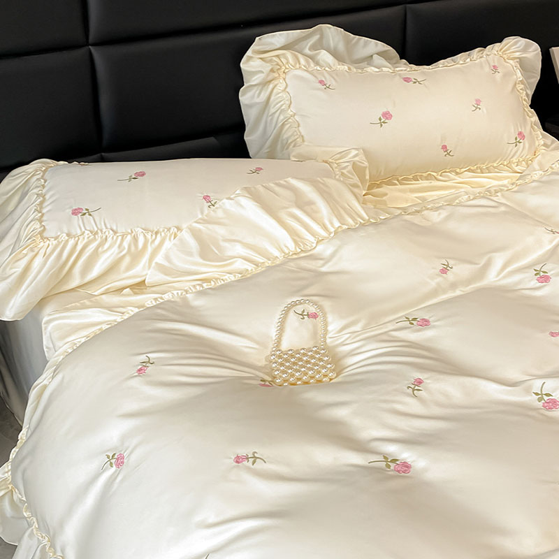 Princess Ice Silk Embroidery B - Silk Sheet Set recension och pris